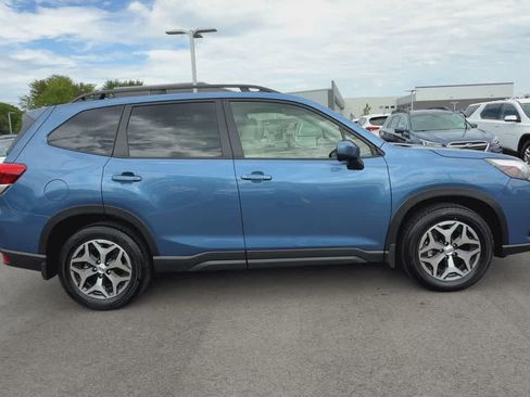 Certified 2023 Subaru Forester Premium AWD/4WD image 9
