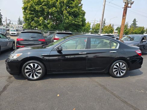 Used 2017 Honda Accord EX-L image 2