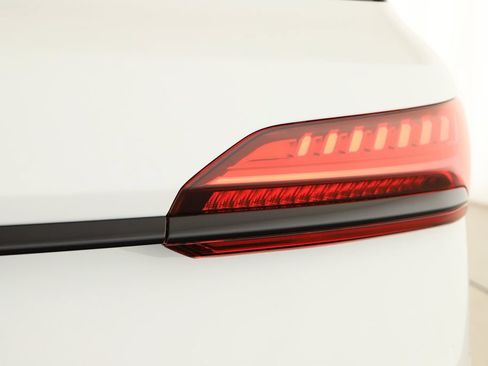 New 2026 Audi SQ7 Premium Plus AWD/4WD image 28