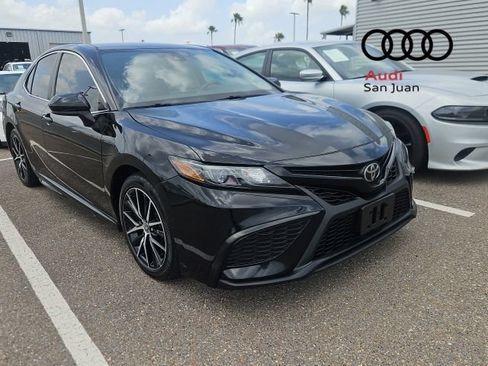 Used 2021 Toyota Camry SE FWD image 1