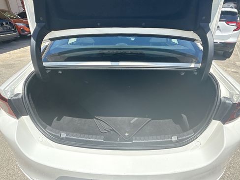 Used 2020 MAZDA MAZDA3 Sedan FWD image 25