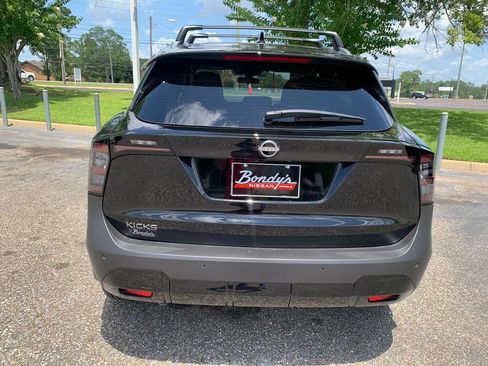 New 2026 Nissan Kicks SV w/ Cold Weather Package FWD image 5