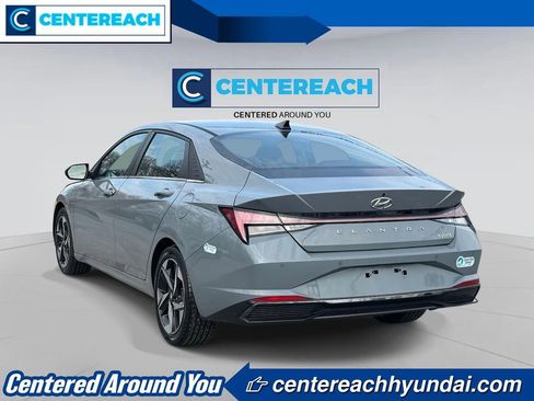 Used 2021 Hyundai Elantra Limited image 4