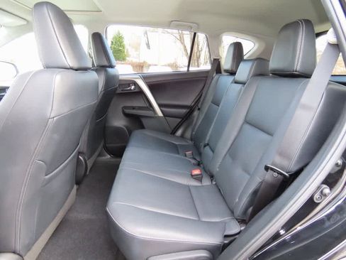 Used 2015 Toyota RAV4 Limited image 15