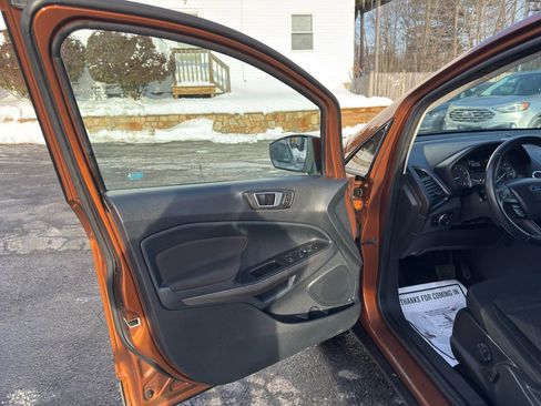 Used 2018 Ford EcoSport SE w/ SE Convenience Package image 15
