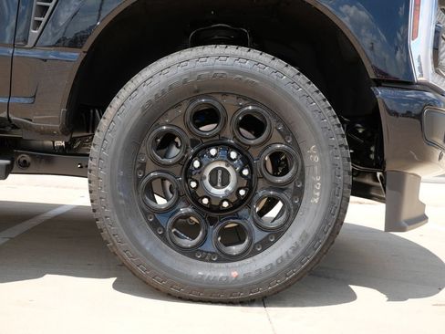 New 2026 Ford F250 Lariat w/ Black Appearance Package AWD/4WD image 7