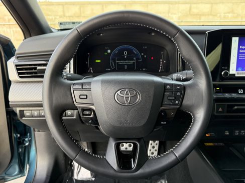 Used 2025 Toyota Camry SE image 20