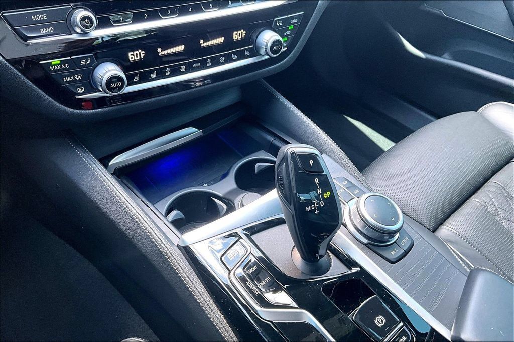 Used 2022 BMW M550i xDrive AWD/4WD image 24