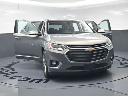 Used 2019 Chevrolet Traverse Premier w/ LPO, Floor Liner Package AWD/4WD image 23