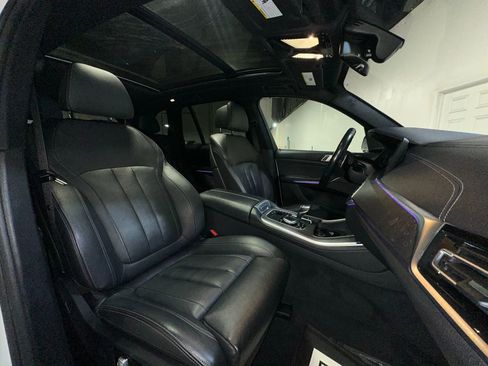 Used 2020 BMW X5 M50i w/ Premium Package image 35