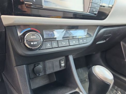 Used 2015 Toyota Corolla LE FWD image 25