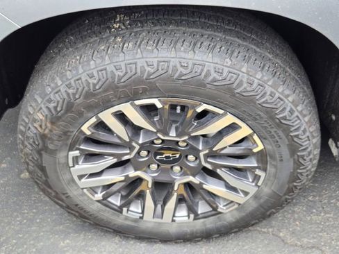 Used 2025 Chevrolet Tahoe Z71 AWD/4WD image 10