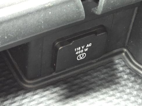 Used 2023 RAM 1500 Laramie AWD/4WD image 14