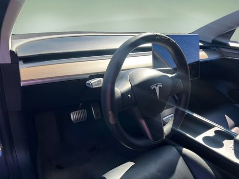 Used 2022 Tesla Model 3 Long Range AWD/4WD image 9