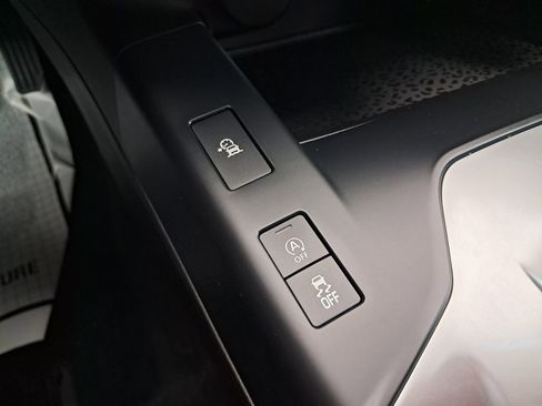 Used 2020 Jaguar E-PACE SE image 35