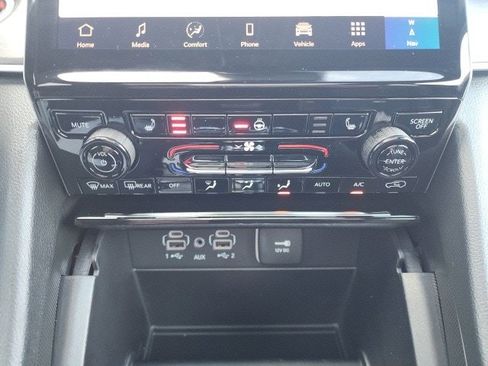 New 2025 Jeep Grand Cherokee Limited image 6