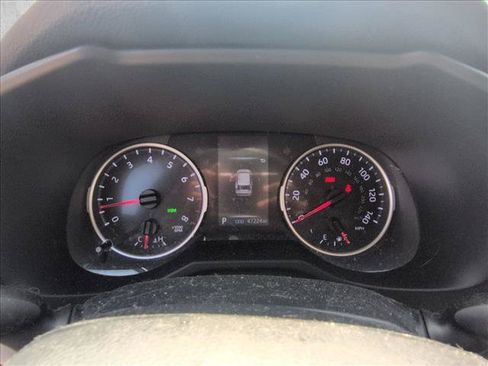 Used 2022 Toyota RAV4 XLE w/ Convenience Package FWD image 9