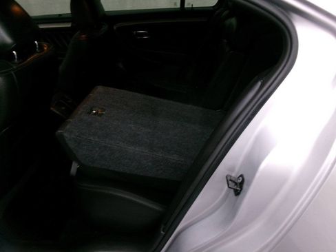 Used 2013 Ford Taurus SEL FWD image 23