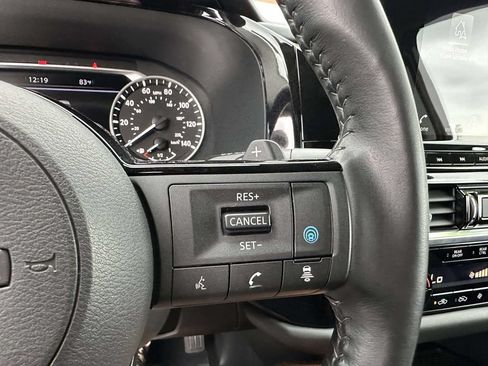 Used 2023 Nissan Pathfinder SL w/ Black Appearance Package AWD/4WD image 31
