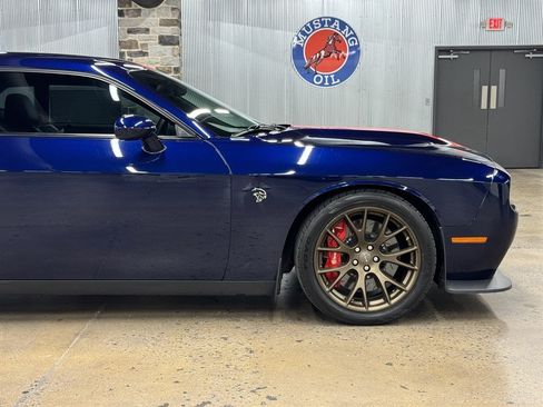 Used 2016 Dodge Challenger SRT Hellcat RWD image 20