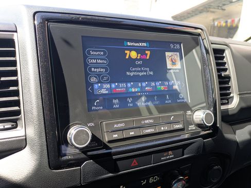 Used 2022 Nissan Frontier SV AWD/4WD image 18