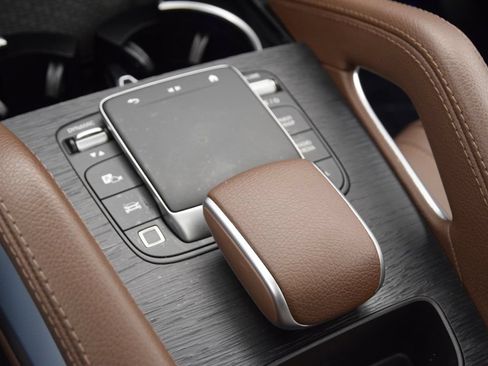 Certified 2025 Mercedes-Benz GLE 450 4MATIC image 32