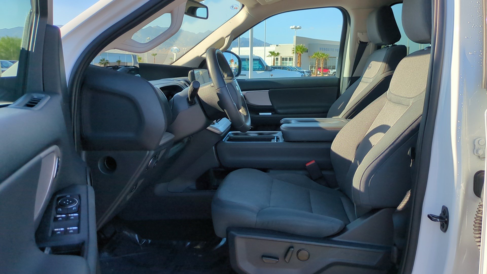 Used 2025 Ford Expedition Active AWD/4WD image 16
