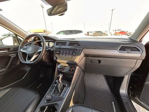 Used 2024 Volkswagen Tiguan SE image 36