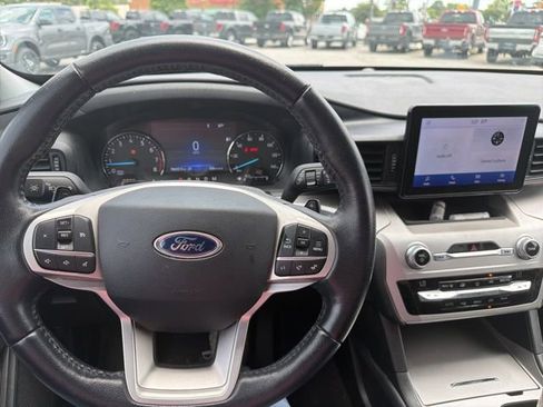 Used 2020 Ford Explorer XLT RWD image 11