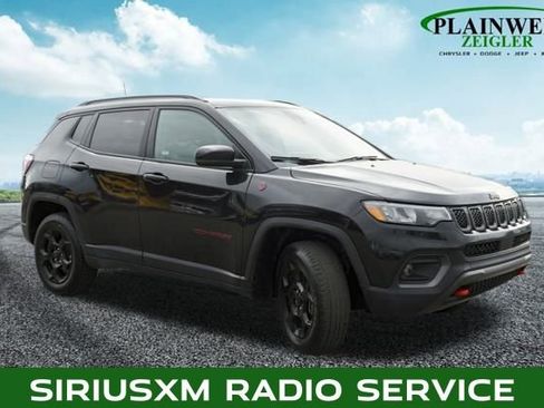 Used 2023 Jeep Compass Trailhawk image 4