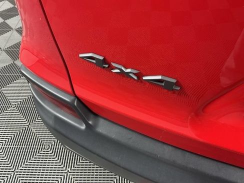 Used 2019 Jeep Cherokee Trailhawk AWD/4WD image 23
