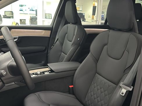 New 2026 Volvo XC90 T8 Plus w/ Protection Package Premier image 23