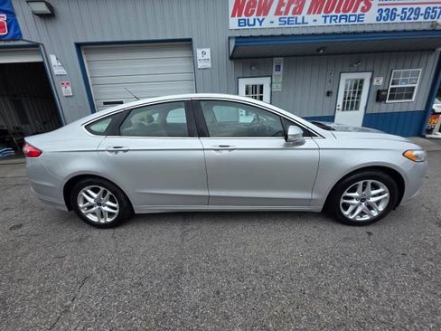 Used 2013 Ford Fusion SE FWD image 4