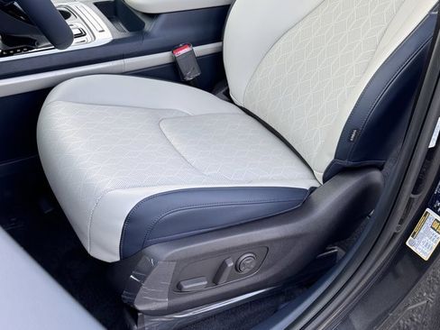 New 2026 Kia Carnival EX image 21