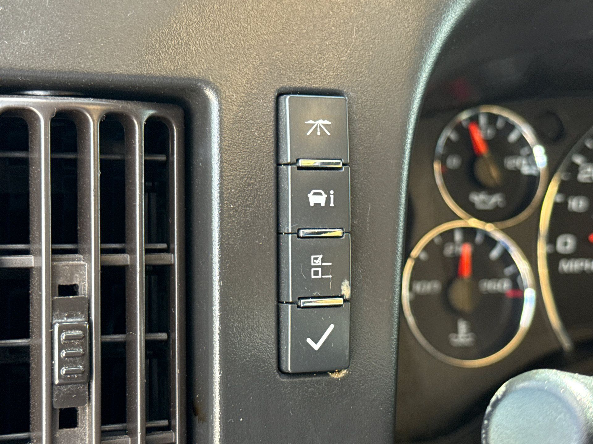 Used 2021 Chevrolet Express 3500 w/ Power Convenience Package RWD image 25