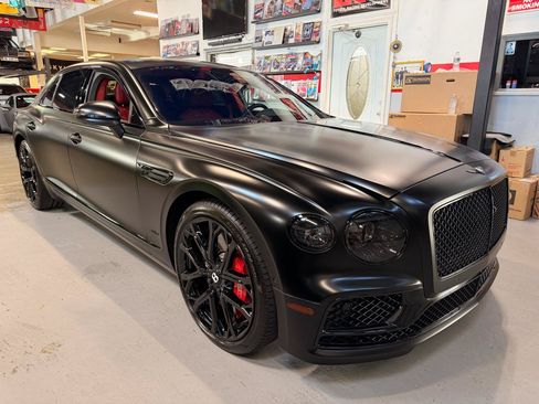 Used 2024 Bentley Flying Spur W12 AWD/4WD image 3