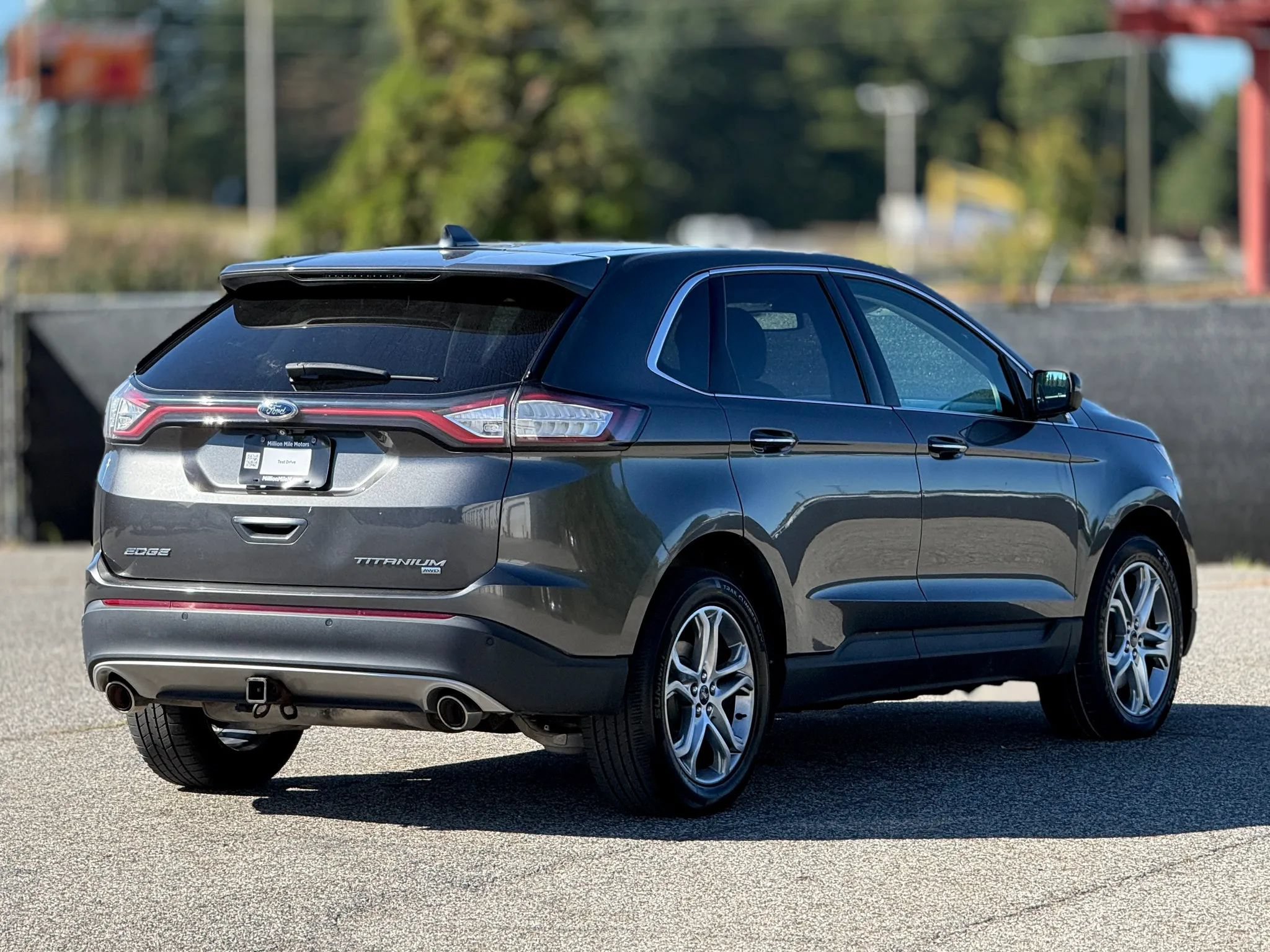 Used 2015 Ford Edge Titanium w/ Equipment Group 301A AWD/4WD image 9