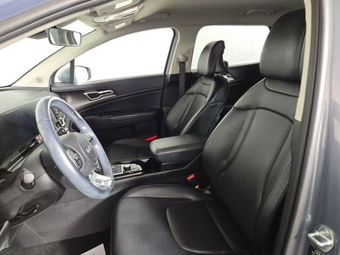 Certified 2025 Kia Sportage EX AWD/4WD image 12