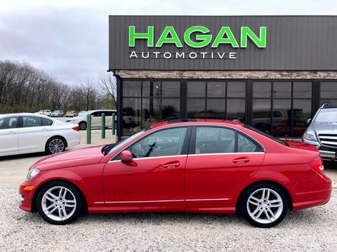 Used 2013 Mercedes-Benz C 300 4MATIC Sedan image 1