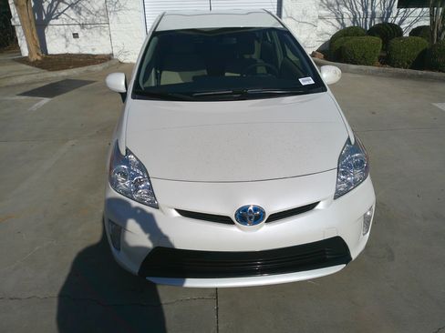 Used 2015 Toyota Prius Two image 5