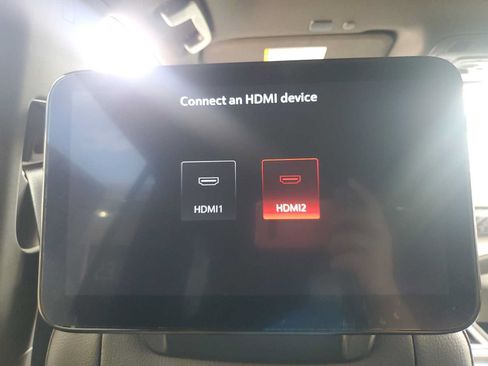 Used 2023 GMC Yukon Denali w/ Advanced Technology Package AWD/4WD image 25
