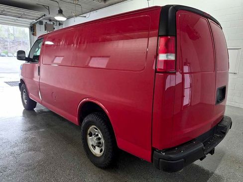 Used 2021 Chevrolet Express 2500 w/ Driver Convenience Package RWD image 6