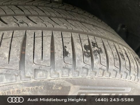 Used 2025 Audi Q5 Premium w/ Convenience Package image 16