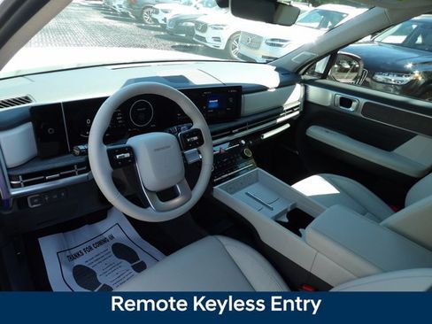 Certified 2025 Hyundai Santa Fe Limited AWD/4WD image 9