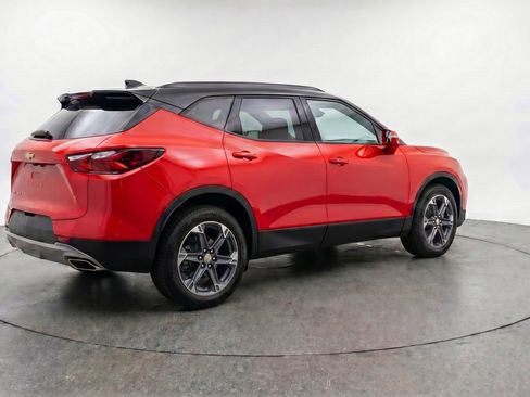 Used 2025 Chevrolet Blazer LT FWD image 9