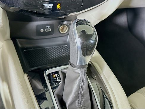 Used 2022 Nissan Rogue Sport SV image 23