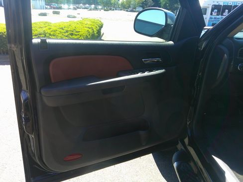 Used 2007 Chevrolet Avalanche LT w/ LT Preferred Equipment Group AWD/4WD image 11