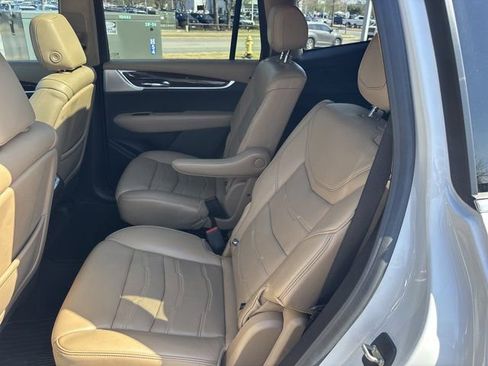 Used 2020 Cadillac XT6 Premium Luxury w/ Platinum Package AWD/4WD image 18