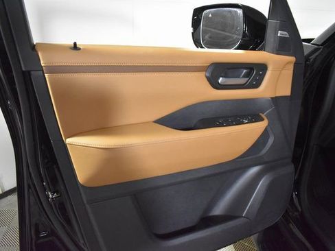New 2025 Nissan Armada SL w/ Captain's Chari Seat Package image 7