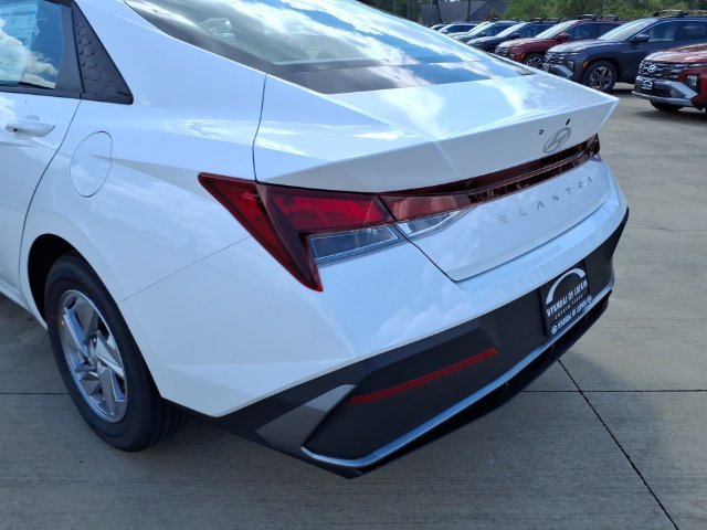 New 2026 Hyundai Elantra SE FWD image 19